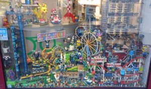 attractions 26 - vitrine